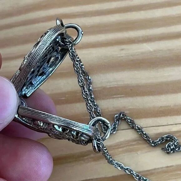 Comco Angel Praying Locket Silver tone Necklace - Picture 7 of 11